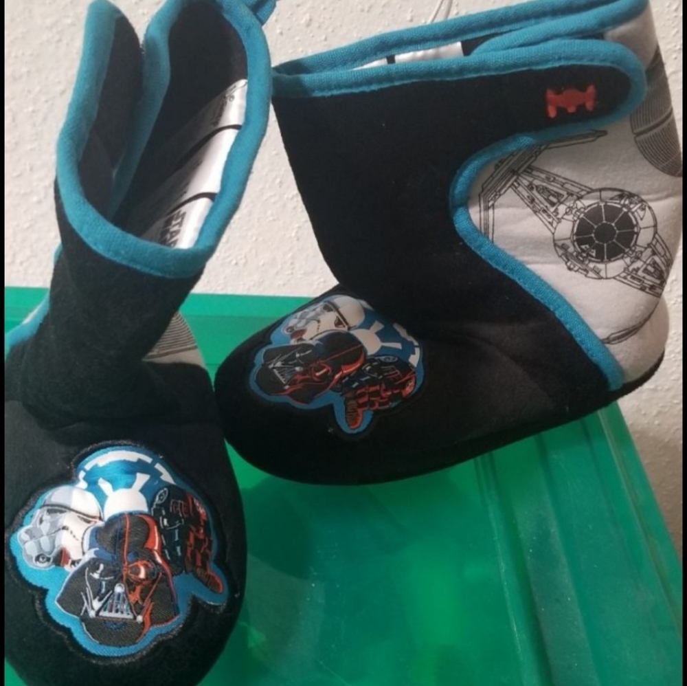 Disney Store Star Wars Darth Vader Soft Slippers Boys Shoes Size 11-12  New